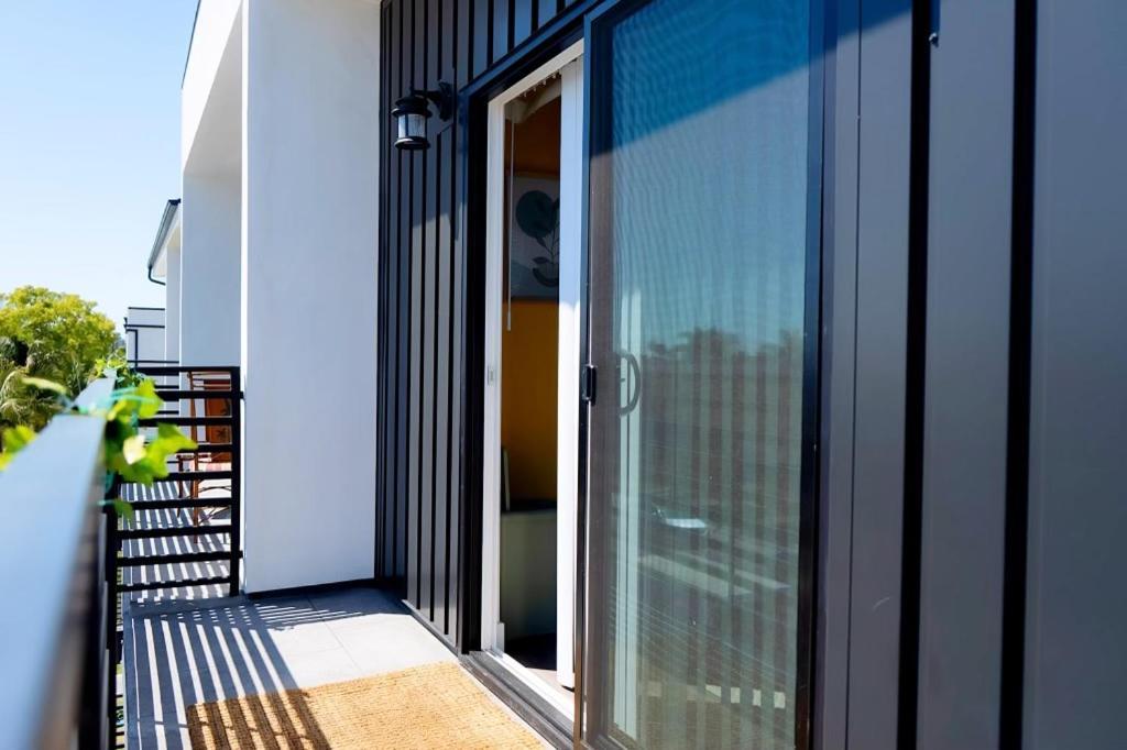 The Dacha Hostel Los Angeles Exterior photo