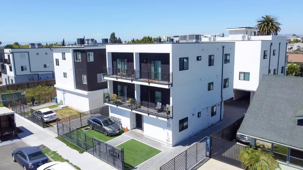 The Dacha Hostel Los Angeles Exterior photo